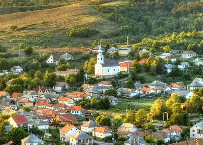 Kek Rigo Dezsafuerdos Vendeghaz * Mátranovák